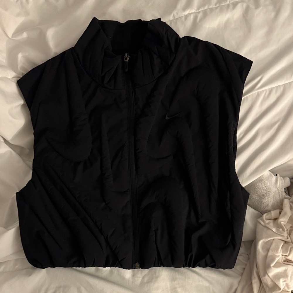Nike Women's Black Cropped Puffer Vest